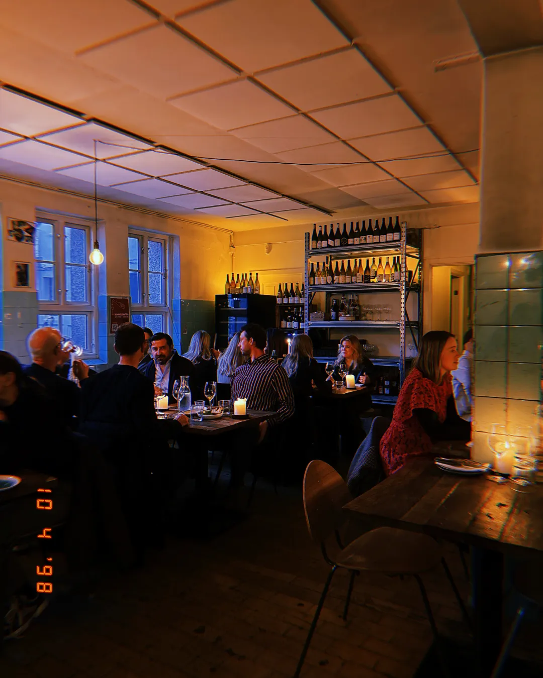 Hyggelig stemning indenfor i MasVino