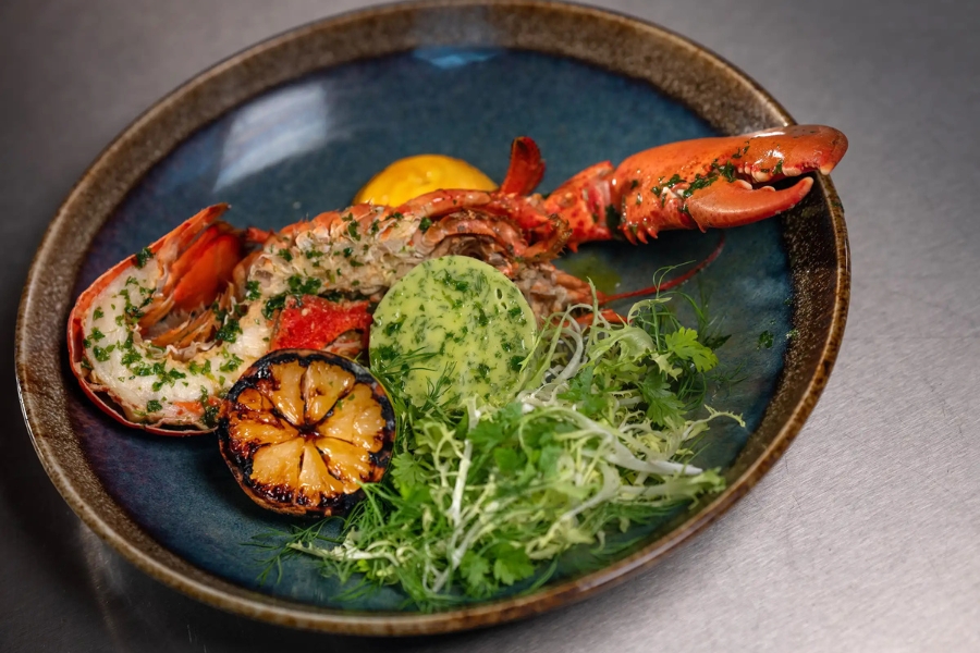 Nytårsmenu 2025 - hummer som tilkøb Nytårsmenu 2025 - hummer som tilkøb