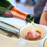 Dessert til Solera brunch. Hindbærsorbet overhældt med fransk mousserende vin